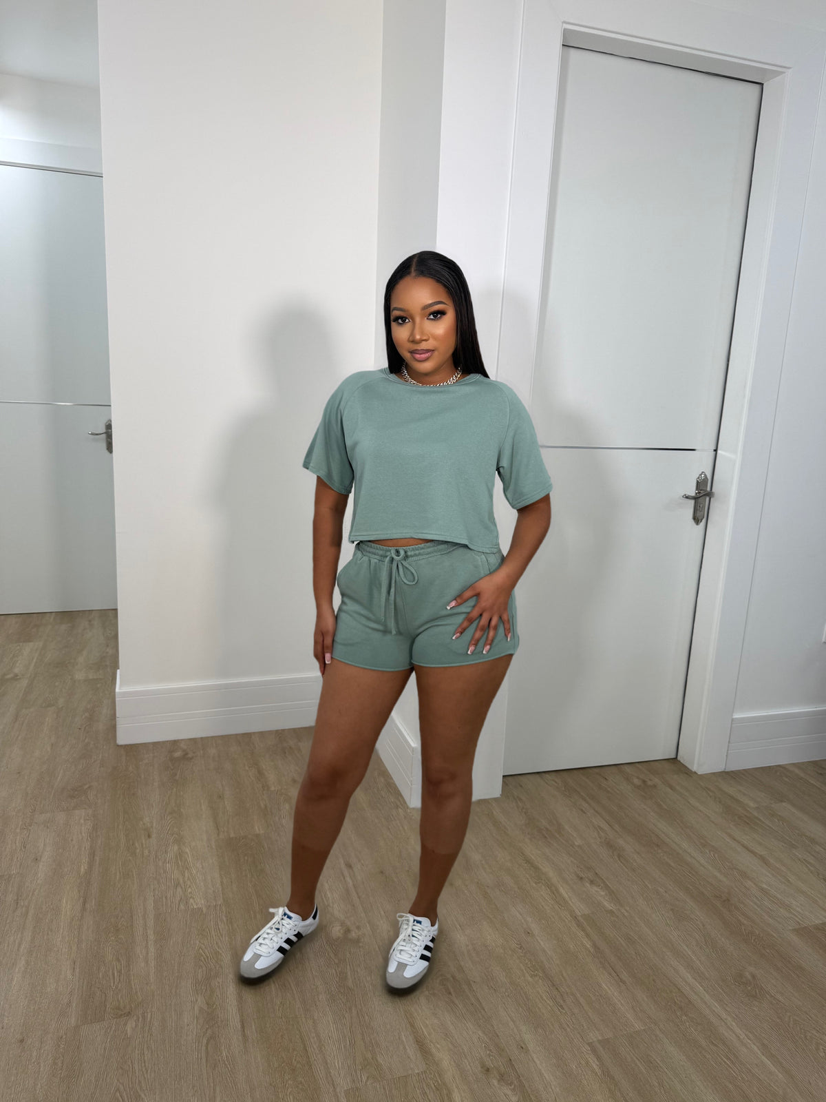 Solid 10 shorts set