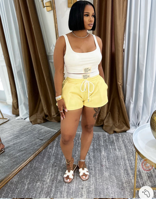 Yellow risky shorts set