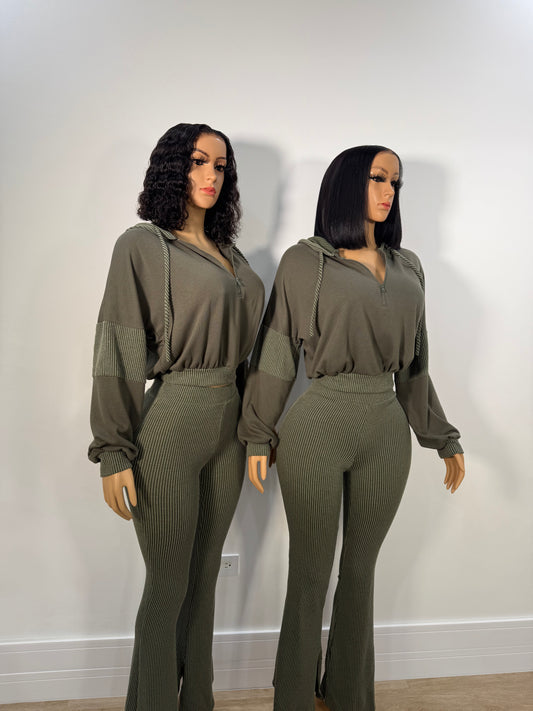 Travel junkie pants set